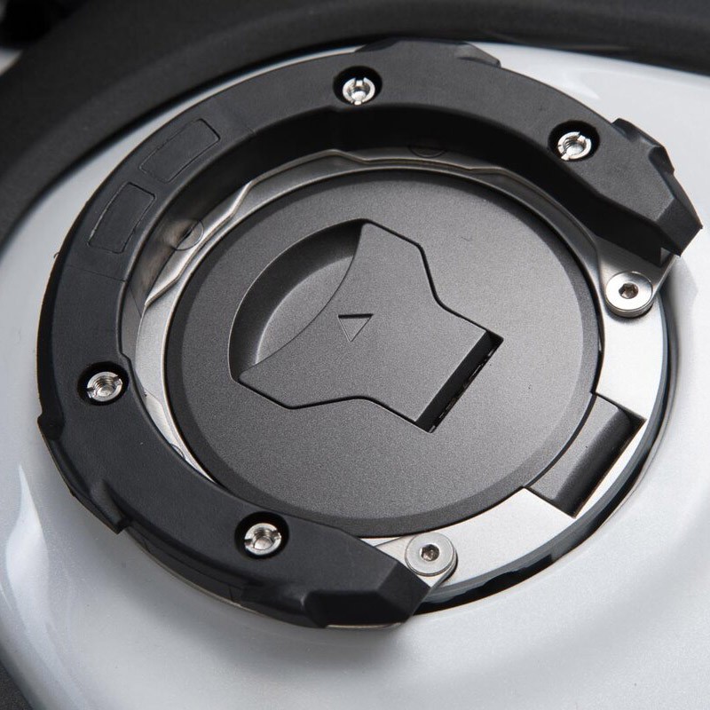 TRT.00.640.30400/B : Brida serbatoio SW-Motech EVO Honda NT1100